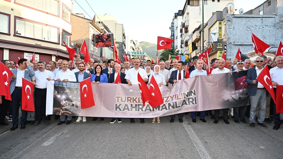 'İhanet çetesi milletin tank ve tüfeğini milletin üzerine çevirmişti!'