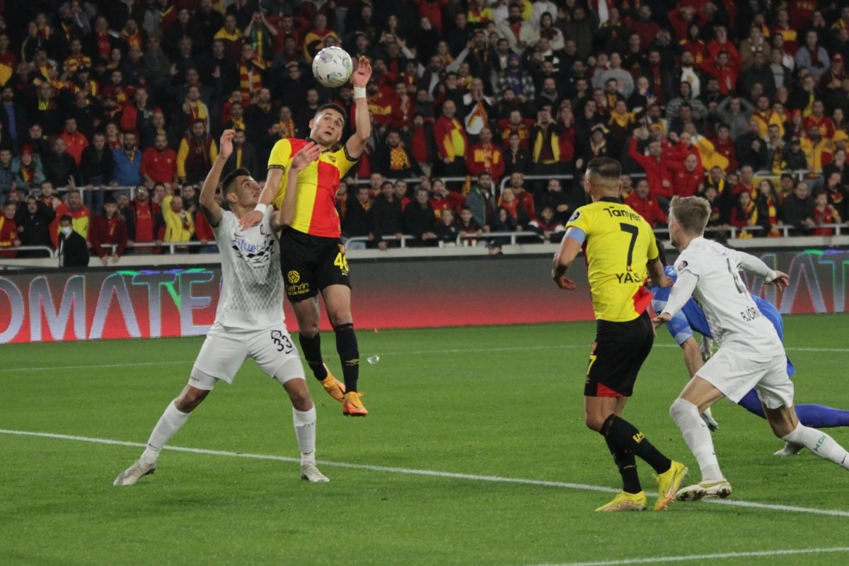 Göztepe Altay Derbisinde dehşet görüntüleri!