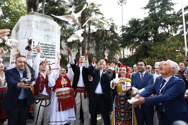 Bursa’dan dünyaya barış ve kardeşlik mesajı