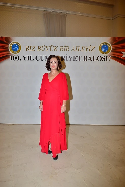 Bursa RUMELİSİAD'tan 100. Yıl Balosu 