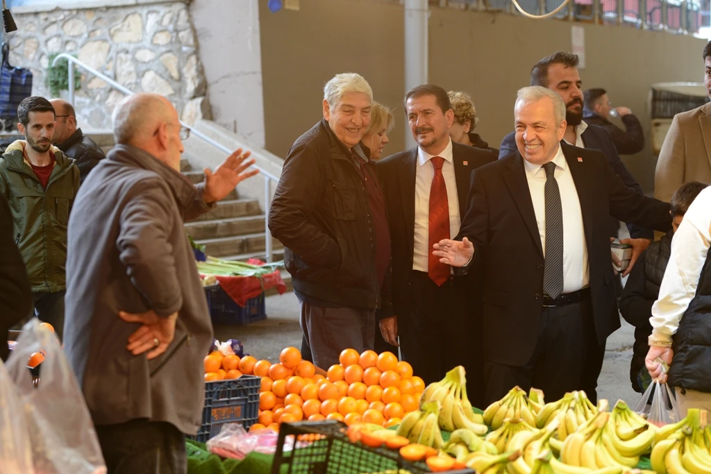 Şadi Özdemir Cumhuriyet Mahallesi’nde vatandaşı dinledi