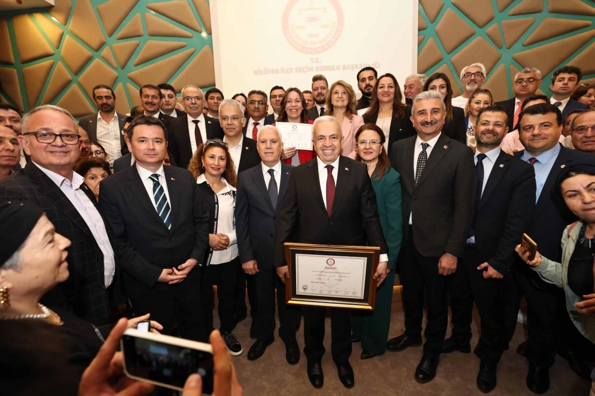 Şadi Özdemir mazbatasını alarak görevine başladı