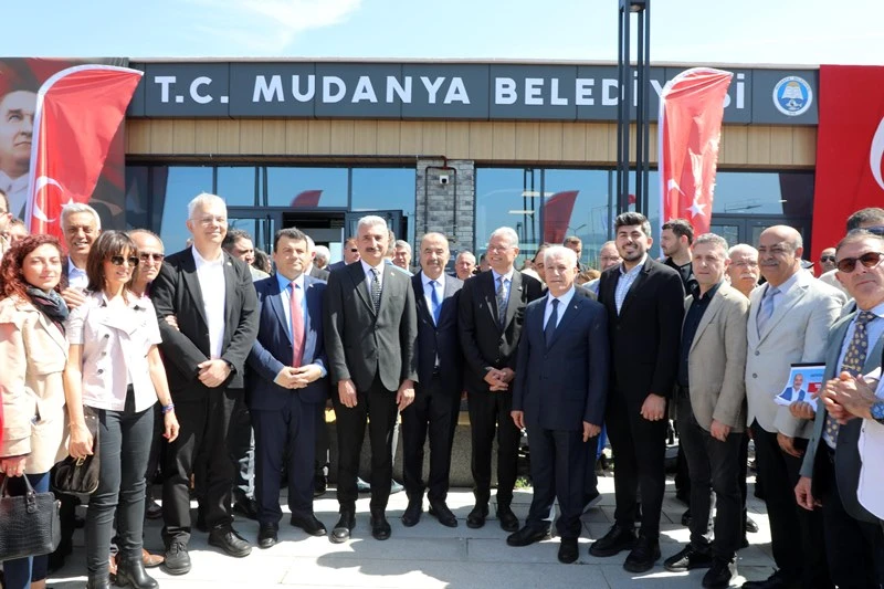 Mudanya Belediye Başkanı Deniz Dalgıç göreve  başladı