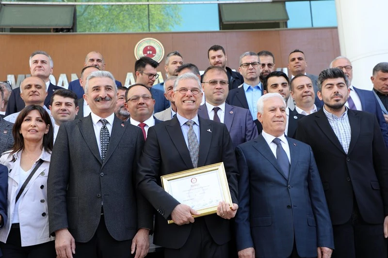 Mudanya Belediye Başkanı Deniz Dalgıç göreve  başladı