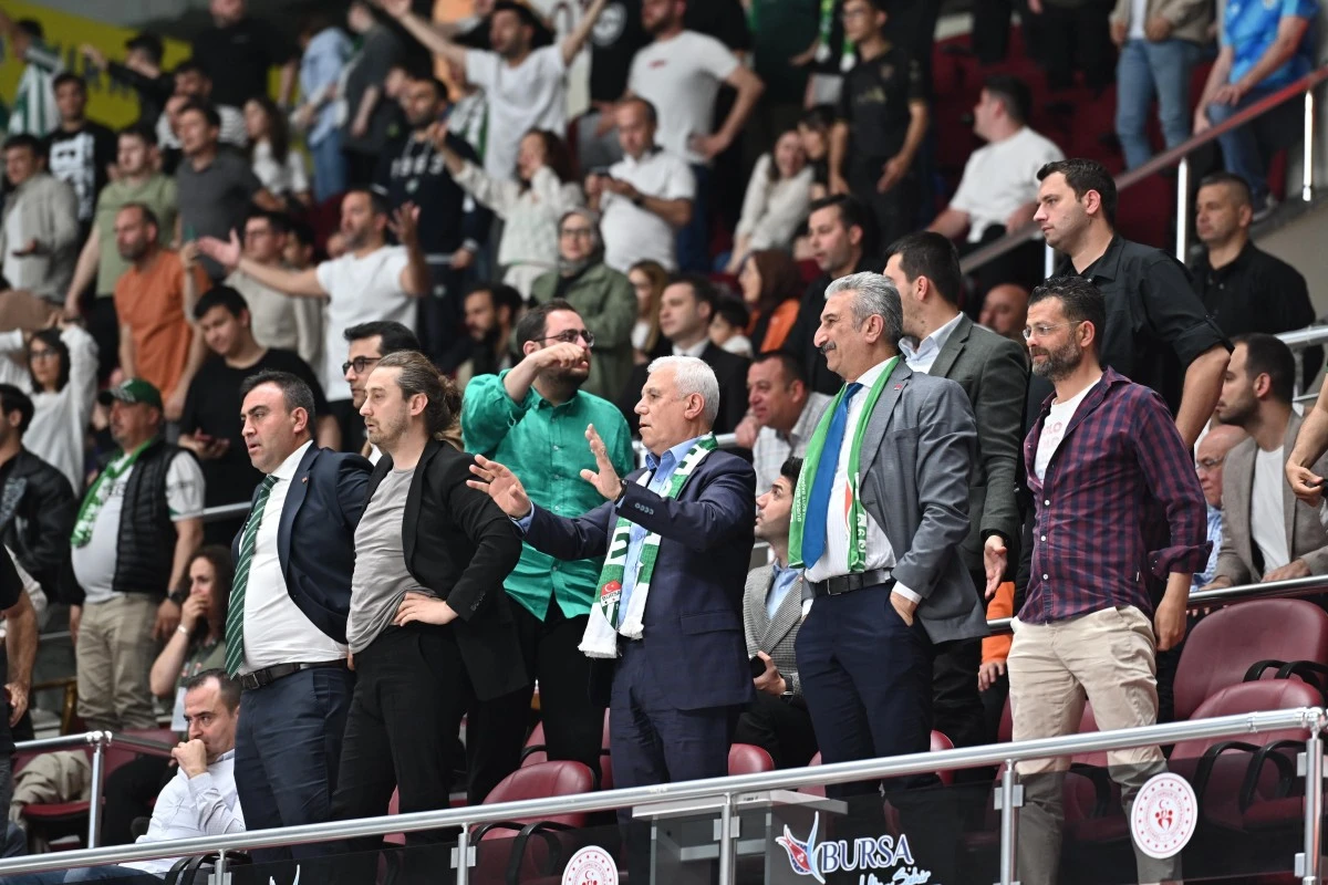 Bursaspor taraftarından Başkan Bozbey’e sevgi seli