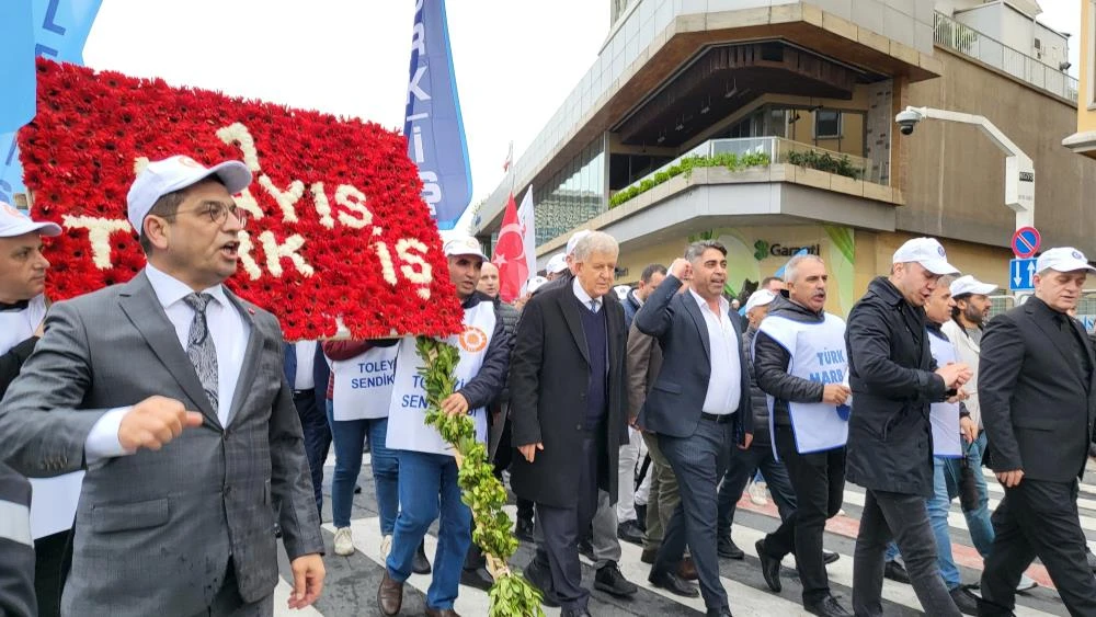 Bursa ve diğer kentlerde düzenlenen 1 Mayıs gösterilerinden en özel kareler 