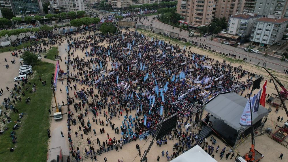 Bursa ve diğer kentlerde düzenlenen 1 Mayıs gösterilerinden en özel kareler 