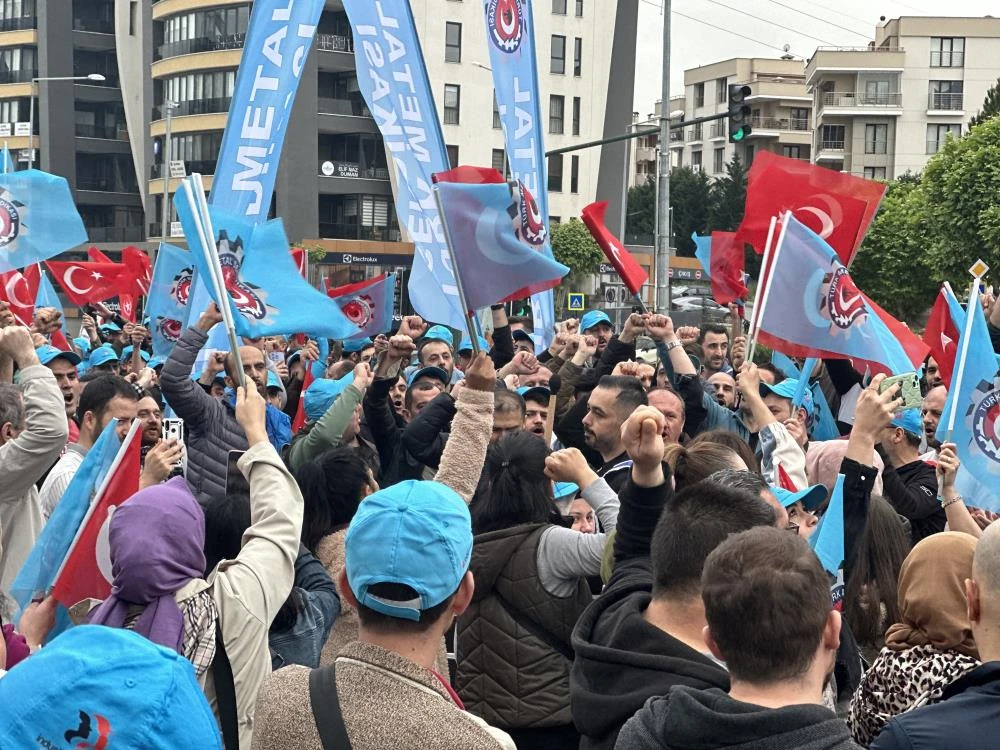 Bursa ve diğer kentlerde düzenlenen 1 Mayıs gösterilerinden en özel kareler 