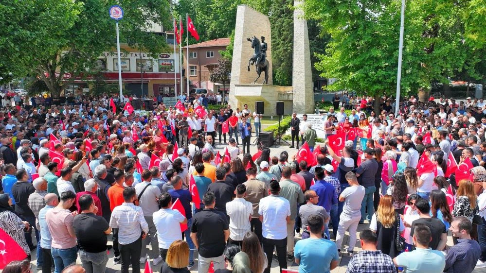 Bursa ve diğer kentlerde düzenlenen 1 Mayıs gösterilerinden en özel kareler 