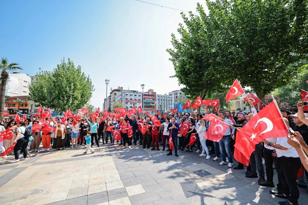 Bursa ve diğer kentlerde düzenlenen 1 Mayıs gösterilerinden en özel kareler 