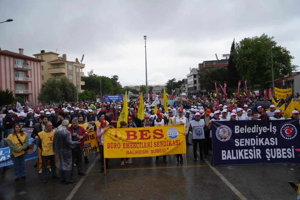 Bursa ve diğer kentlerde düzenlenen 1 Mayıs gösterilerinden en özel kareler 