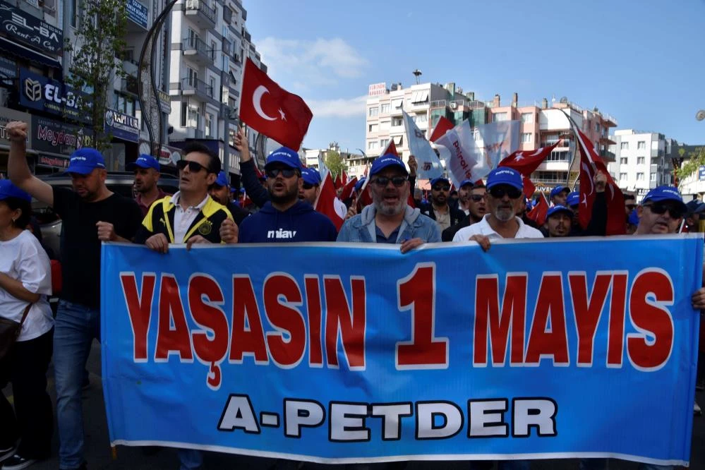 Bursa ve diğer kentlerde düzenlenen 1 Mayıs gösterilerinden en özel kareler 