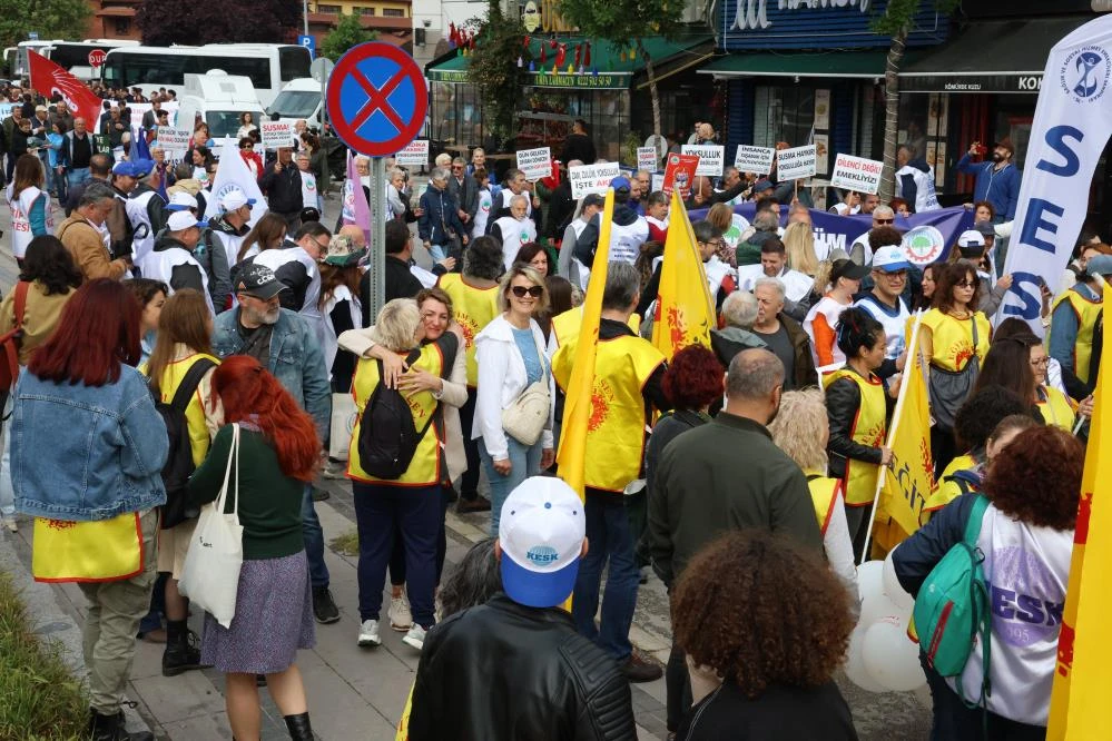 Bursa ve diğer kentlerde düzenlenen 1 Mayıs gösterilerinden en özel kareler 