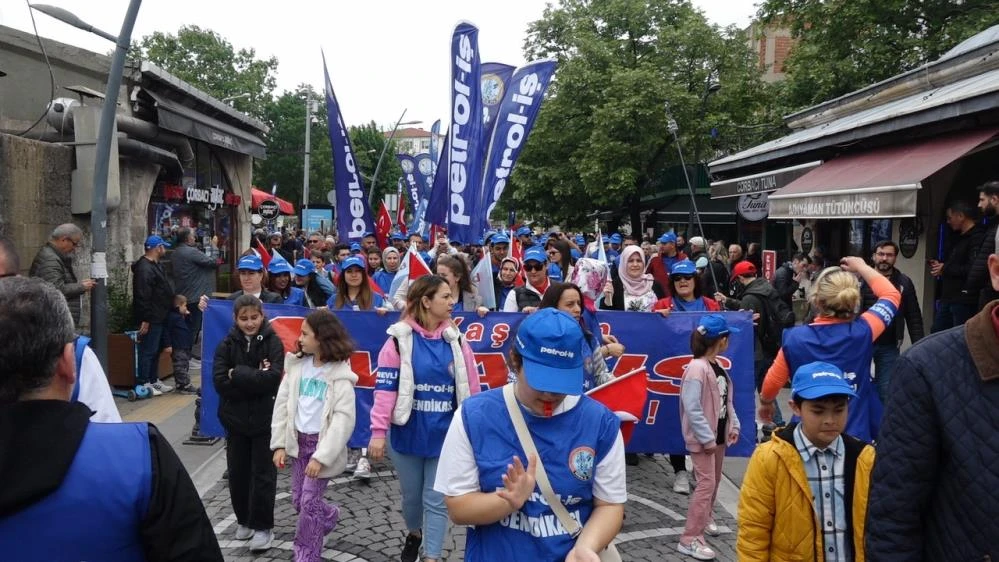 Bursa ve diğer kentlerde düzenlenen 1 Mayıs gösterilerinden en özel kareler 