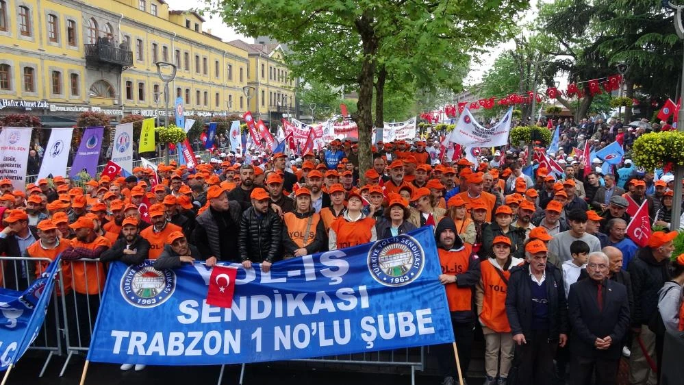 Bursa ve diğer kentlerde düzenlenen 1 Mayıs gösterilerinden en özel kareler 