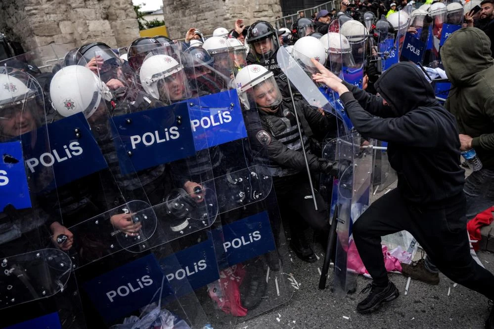 Bursa ve diğer kentlerde düzenlenen 1 Mayıs gösterilerinden en özel kareler 