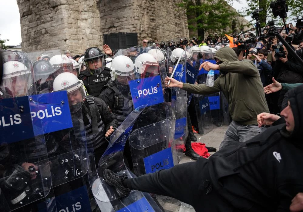 Bursa ve diğer kentlerde düzenlenen 1 Mayıs gösterilerinden en özel kareler 