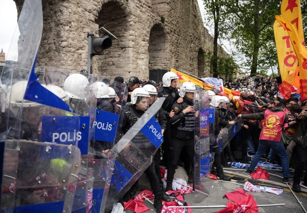 Bursa ve diğer kentlerde düzenlenen 1 Mayıs gösterilerinden en özel kareler 