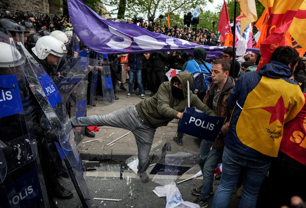 Bursa ve diğer kentlerde düzenlenen 1 Mayıs gösterilerinden en özel kareler 