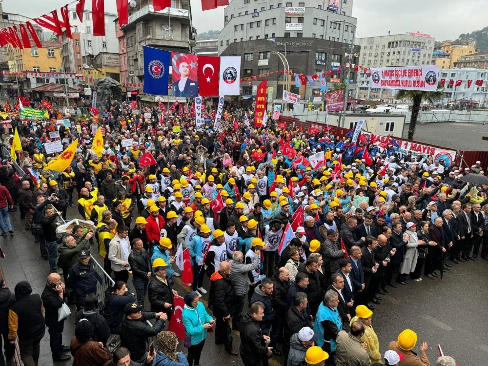 Bursa ve diğer kentlerde düzenlenen 1 Mayıs gösterilerinden en özel kareler 