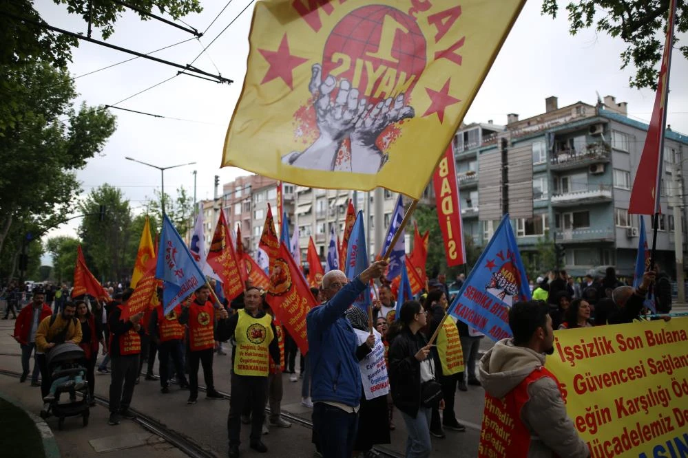 Bursa ve diğer kentlerde düzenlenen 1 Mayıs gösterilerinden en özel kareler 