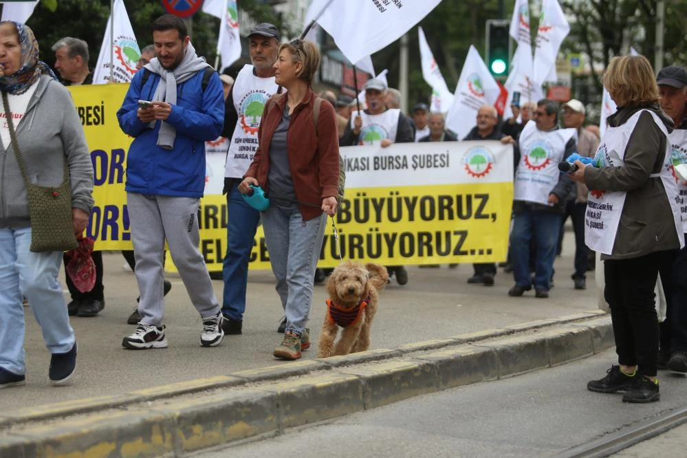 Bursa ve diğer kentlerde düzenlenen 1 Mayıs gösterilerinden en özel kareler 