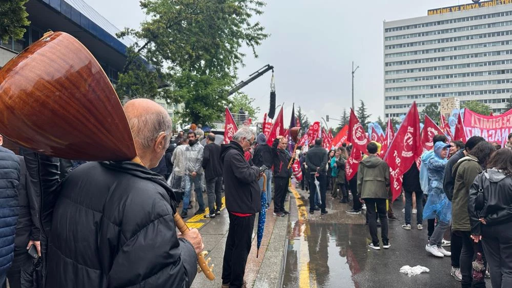 Bursa ve diğer kentlerde düzenlenen 1 Mayıs gösterilerinden en özel kareler 