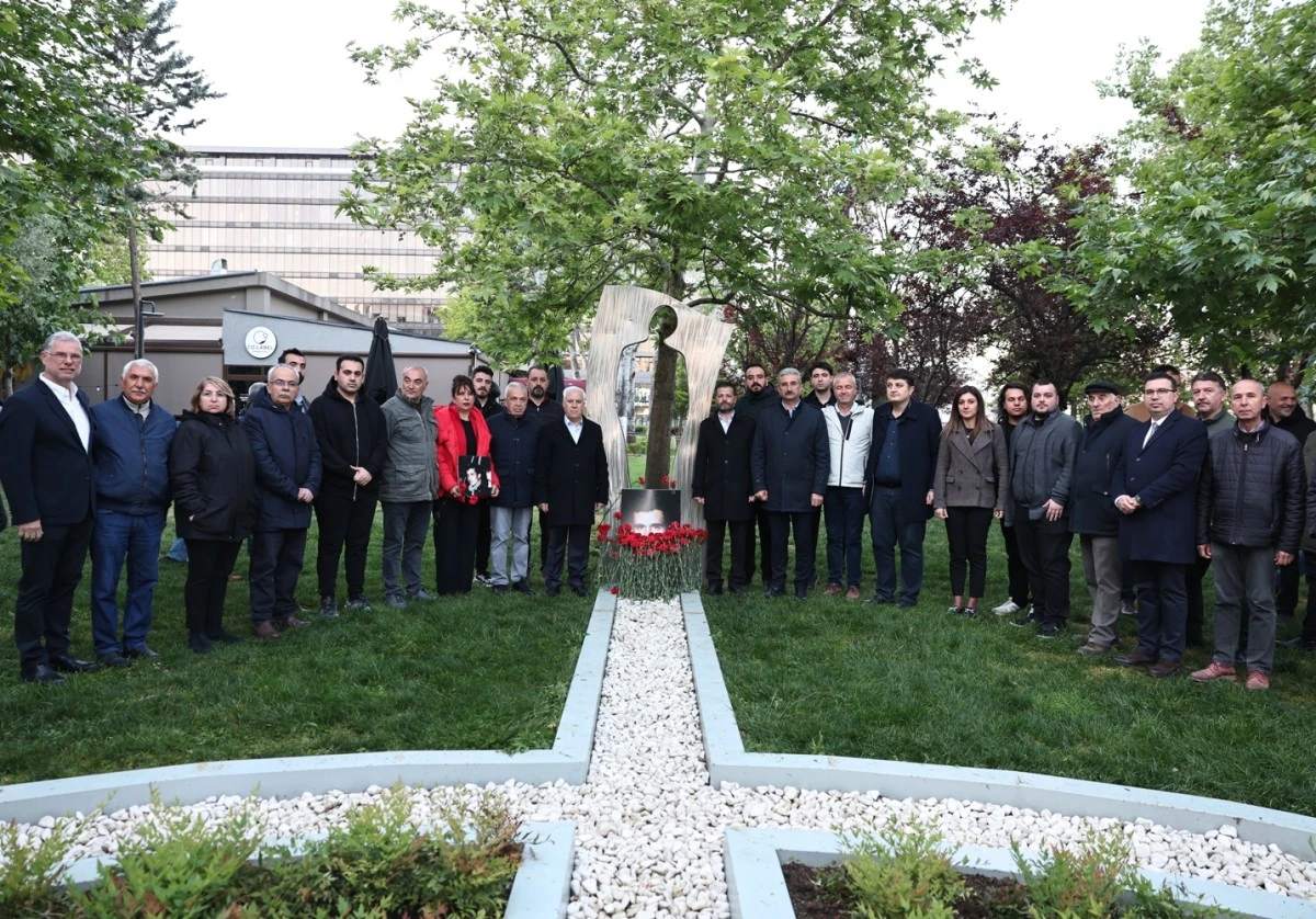 Bursa'da Deniz Gezmiş ve arkadaşları iki ayrı etkinlikte anıldı