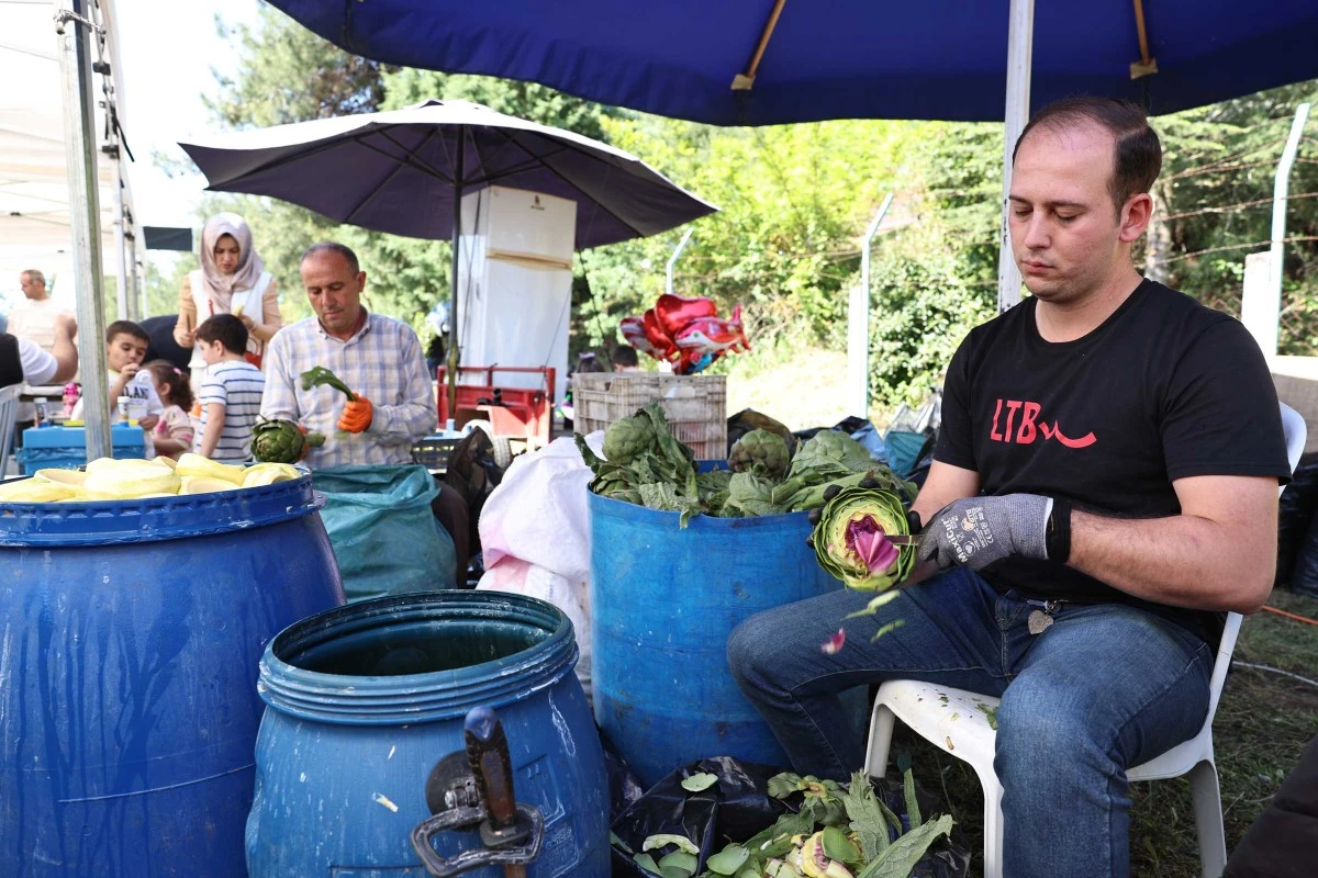 Enginarlı tatlılar festivale damga vurdu