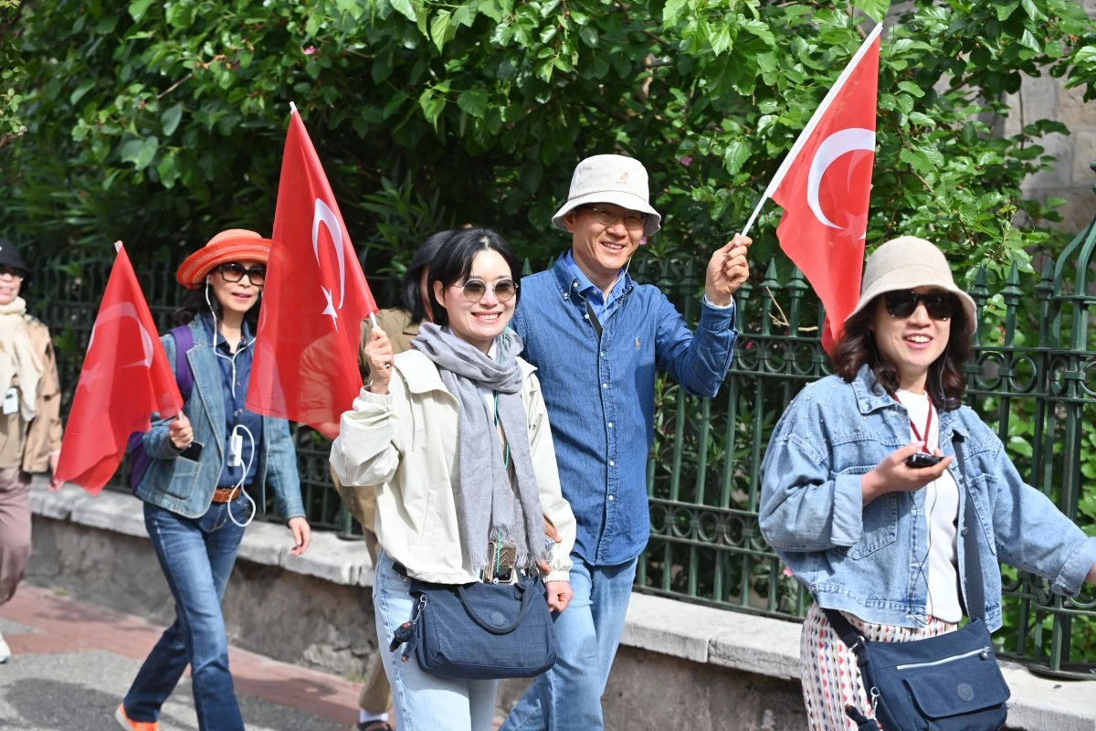 Bursa’da 19 Mayıs coşkusu kortej yürüyüşüyle başladı