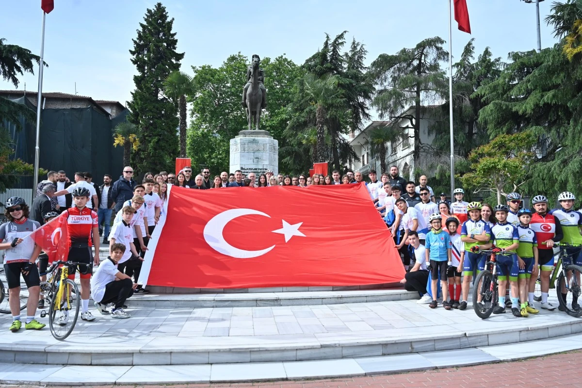 Bursa’da 19 Mayıs coşkusu kortej yürüyüşüyle başladı