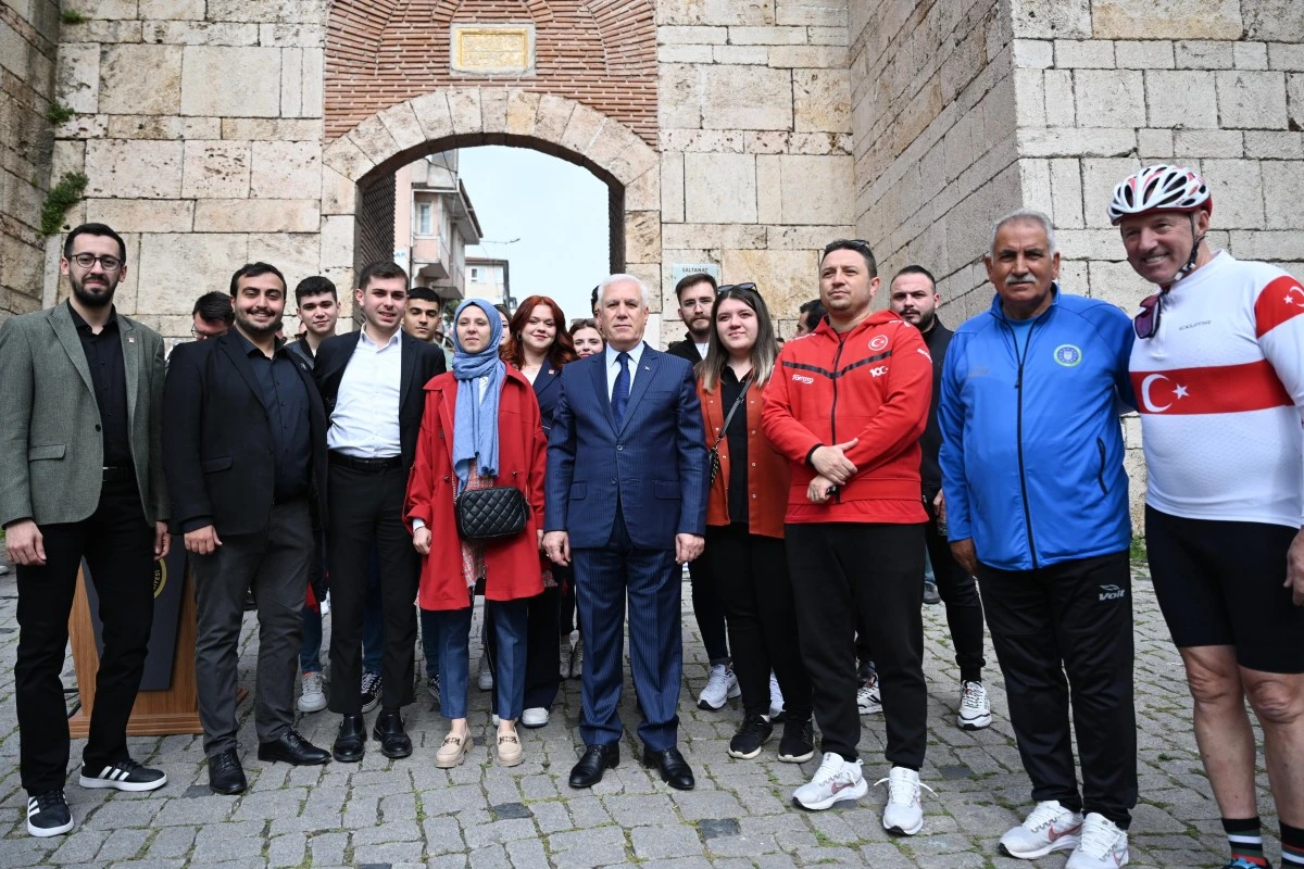 Bursa’da 19 Mayıs coşkusu kortej yürüyüşüyle başladı