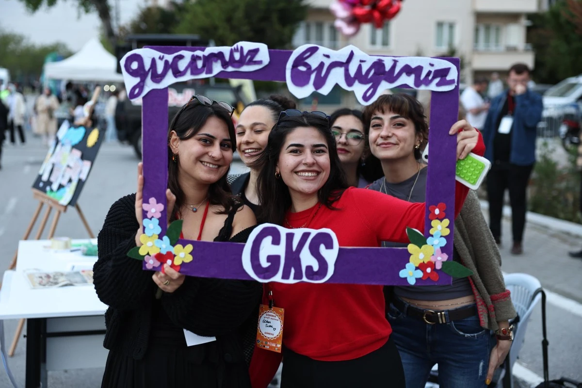 Uludağ Üniversitesi öğrencileri düzenlenen festivalde gönüllerince eğlendi 