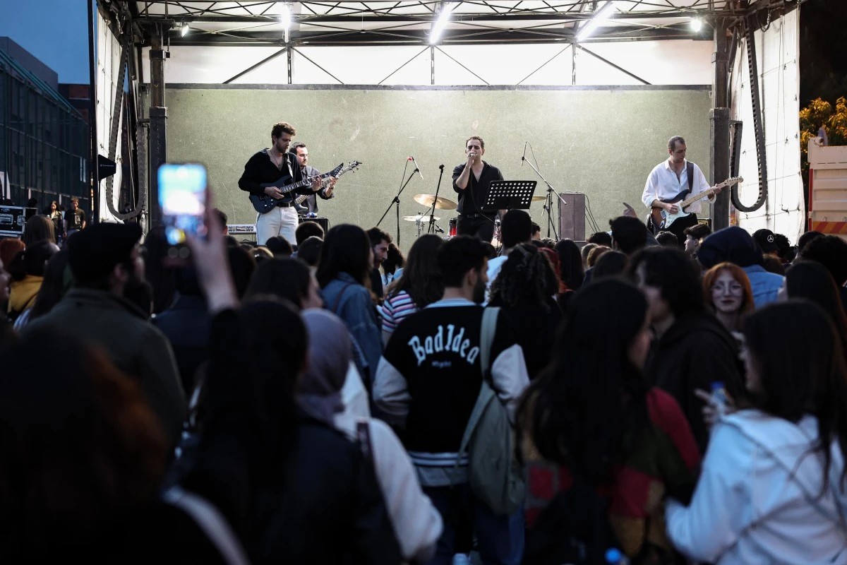 Uludağ Üniversitesi öğrencileri düzenlenen festivalde gönüllerince eğlendi 