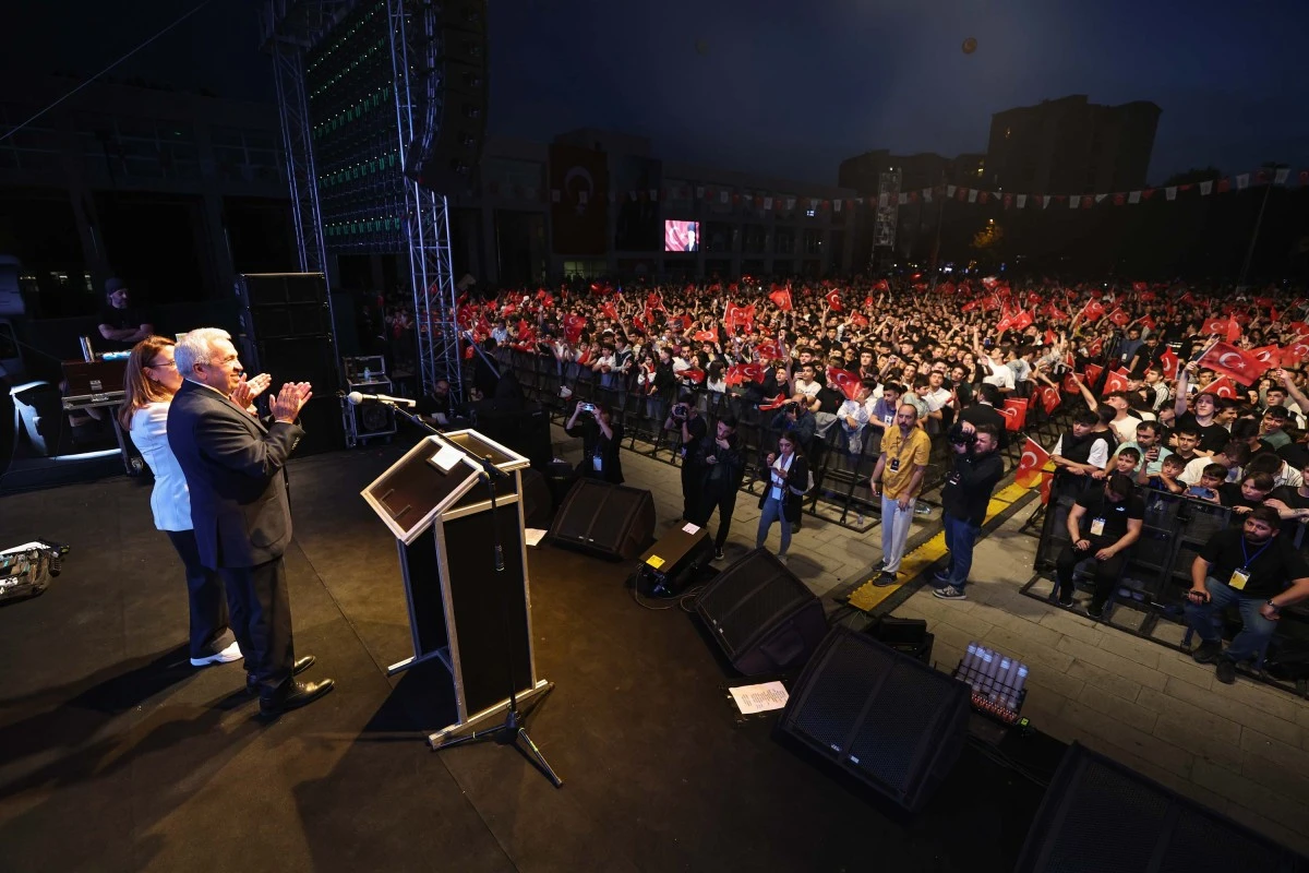 Nilüfer’de 19 Mayıs Bayramı coşkusu / Yürüyüş ve Ceza konseri