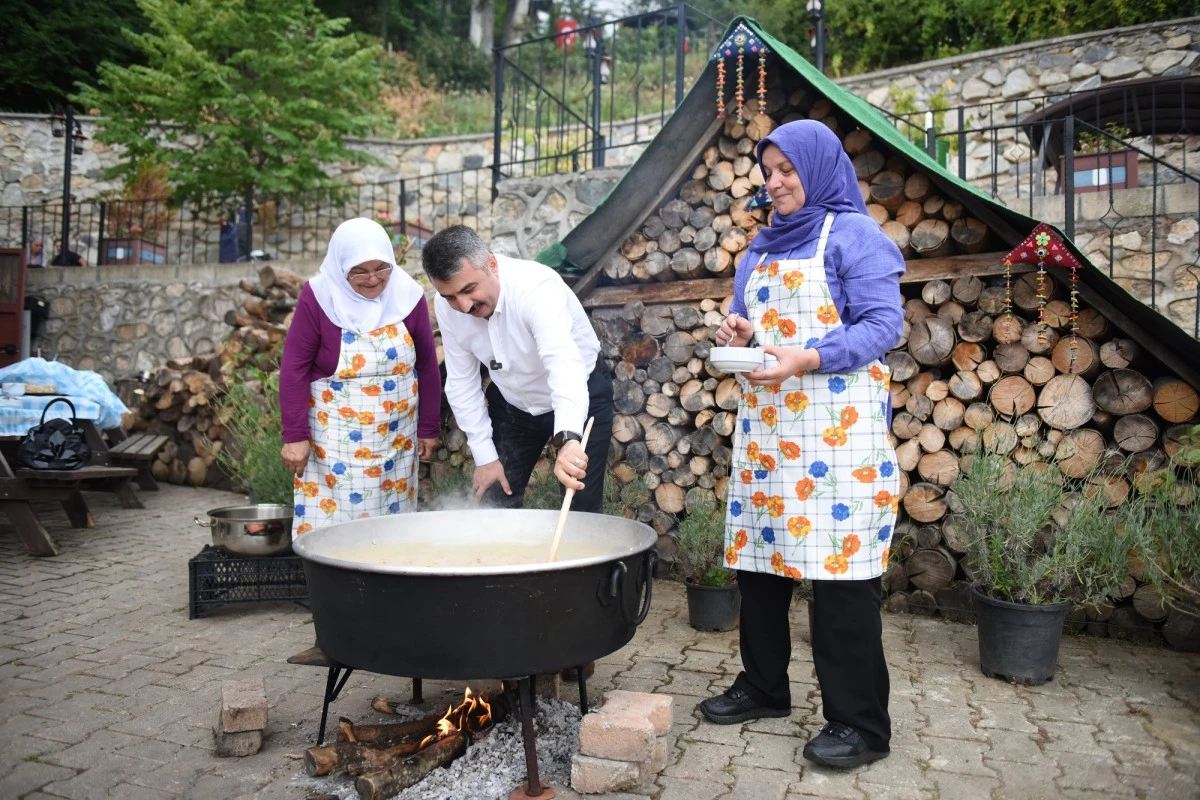 Yıldırım Belediye Başkanı Oktay Yılmaz Zeyniler'de kadın medya mensuplarıyla buluştu