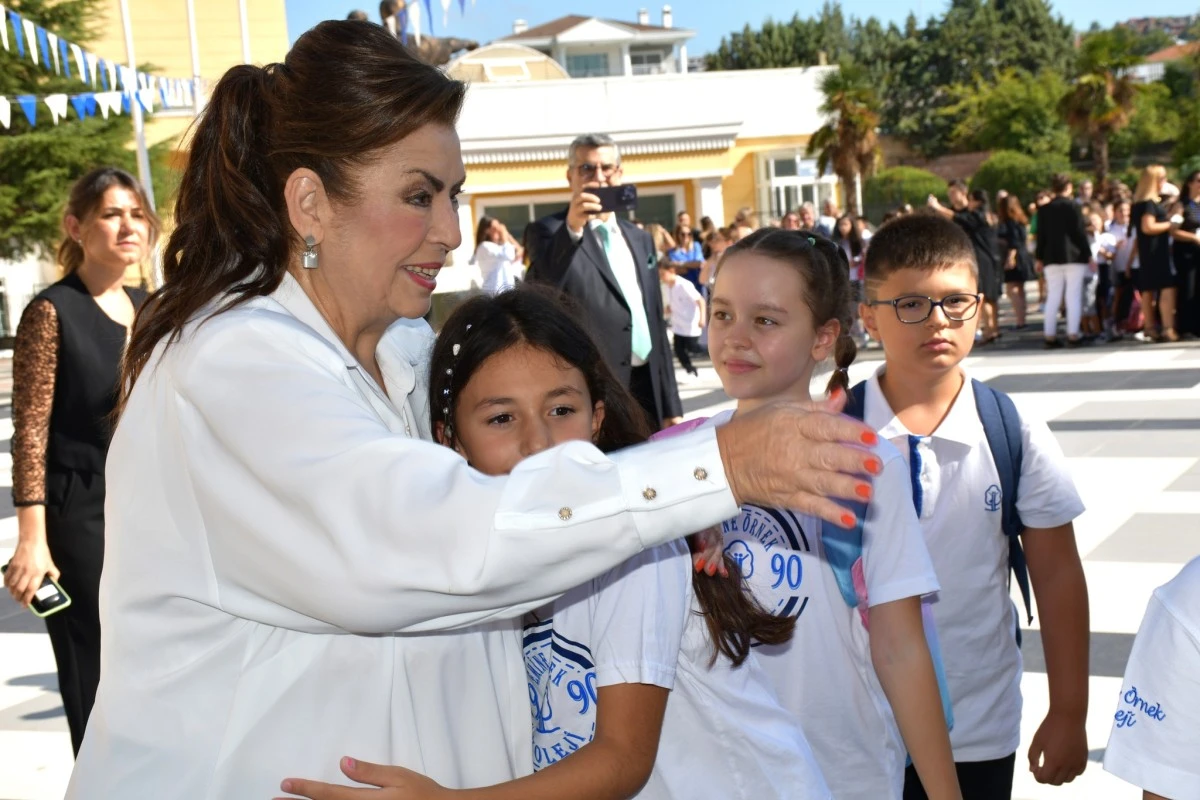 Emine Örnek Okullarında ilk ders zili çaldı