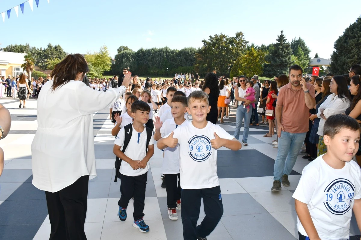 Emine Örnek Okullarında ilk ders zili çaldı