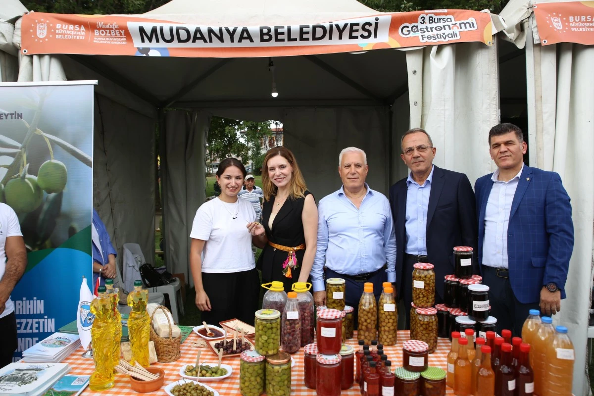 Başkan Bozbey mutfağa girdi, hünerlerini sergiledi