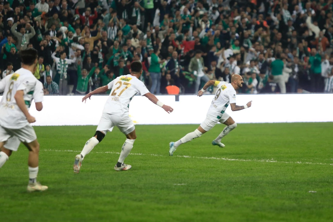 Bursaspor Kütahyaspor karşısında 1-0 öne geçti