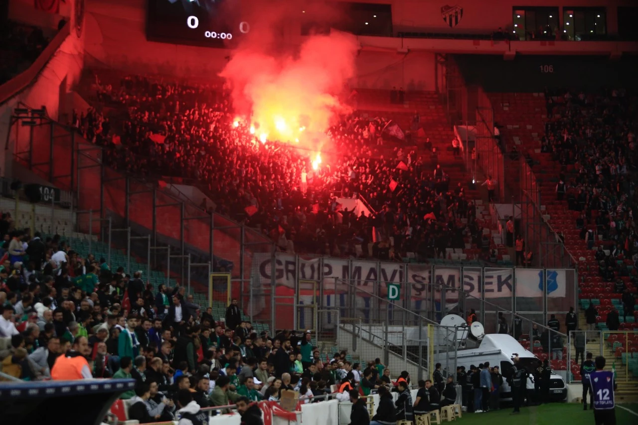 Bursaspor Kütahyaspor karşısında 1-0 öne geçti