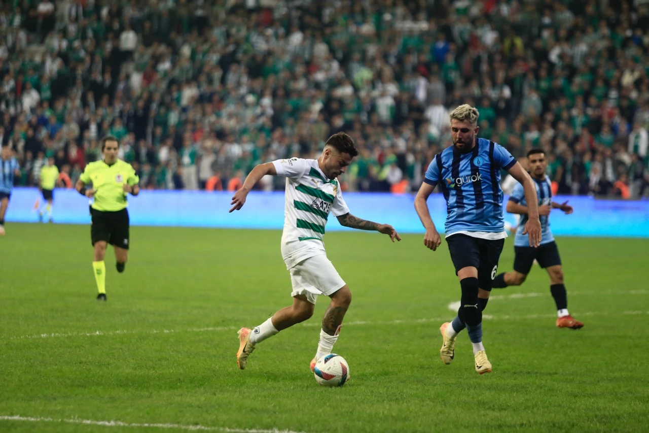 BURSASPOR BELEDİYE  KÜTAHYASPOR'U 3- 0 YENDİ