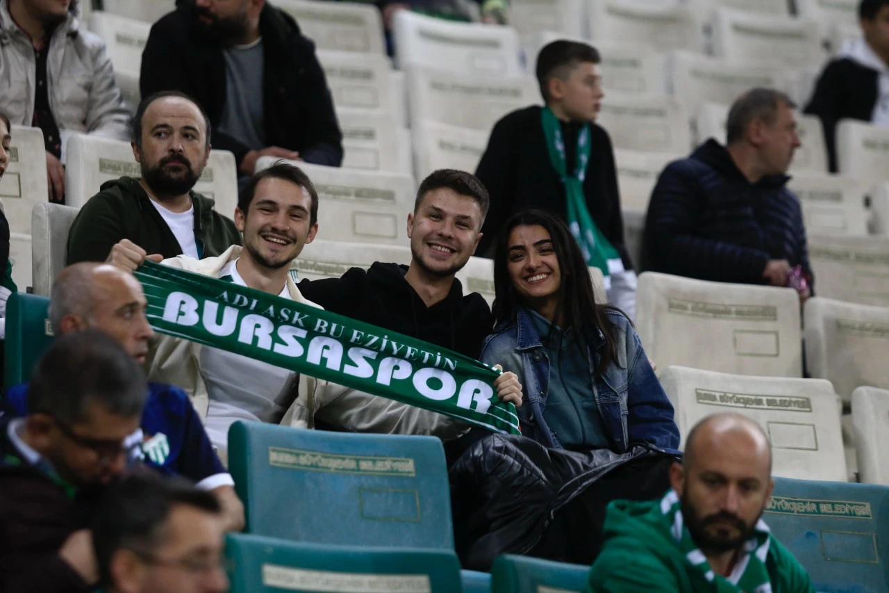 Ziraat Türkiye Kupası'nda Bursaspor - 7 Eylül Turgutlu karşılaşmasında ısınma turları  