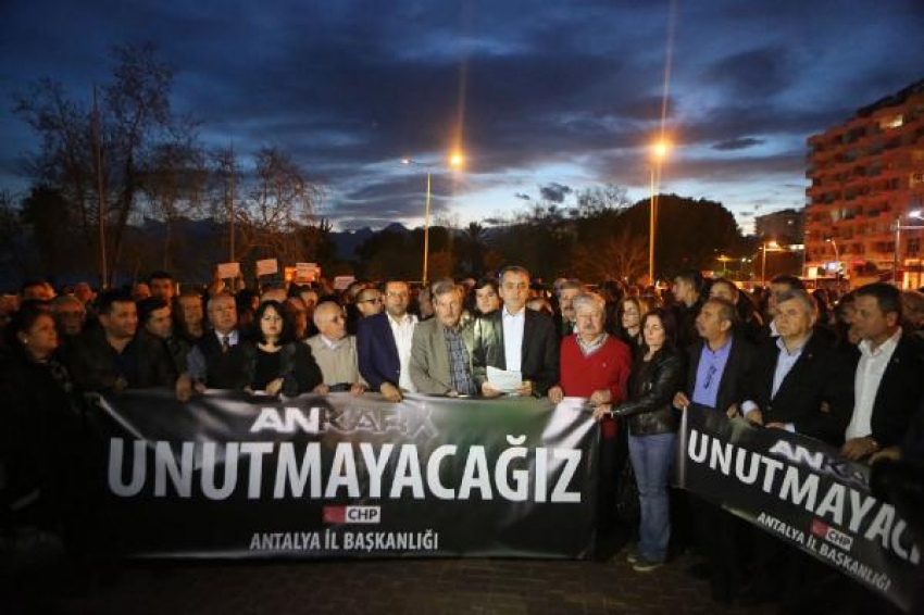 Katliamla aynı saatte Antalya’da protesto