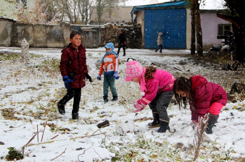  Öğrencilere kar tatili