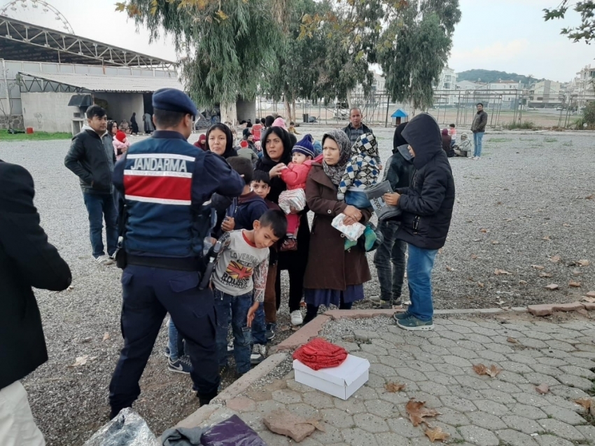 Ayvalık’ta Afganistan uyruklu 85 düzensiz göçmen ve 2 organizatör zanlısı yakalandı