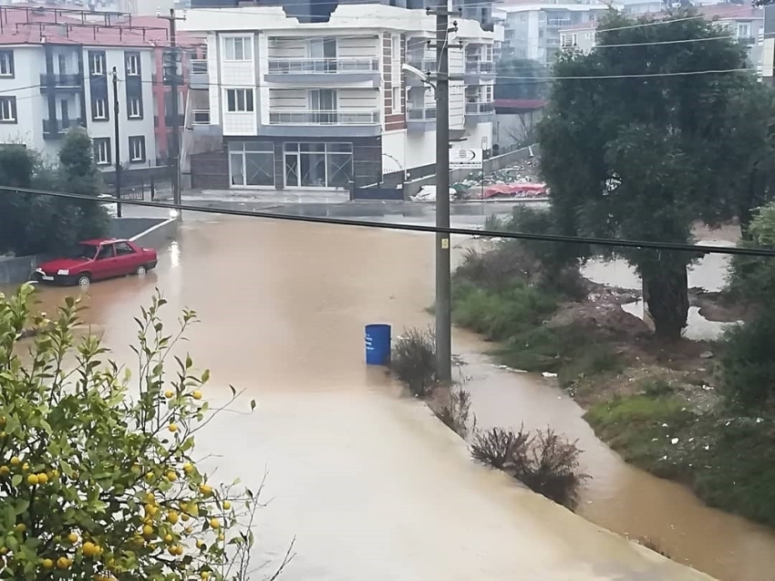 Milas’ta su baskınları yaşandı