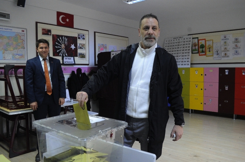 Ünlü oyuncu Ozan Güven oyunu kullandı