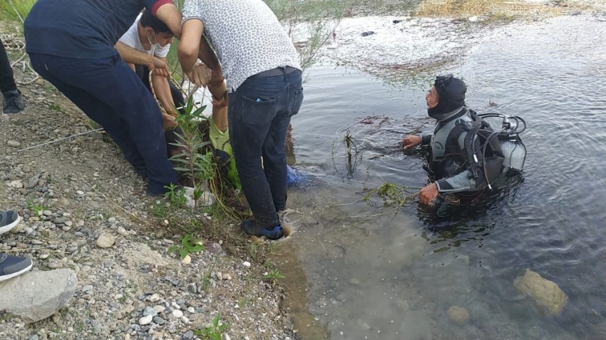 Serinlemek için girdiği baraj göletinde boğuldu