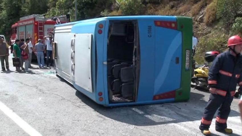 İstanbul‘da korkunç kaza! Halk otobüsü devrildi